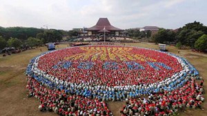 ugm-mahasiswa_2408_20150824_220244